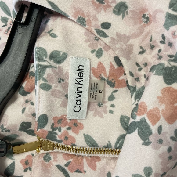 CALVIN KLEIN NWT DRESS WITH CAP SLEEVES. - Picture 7 of 9